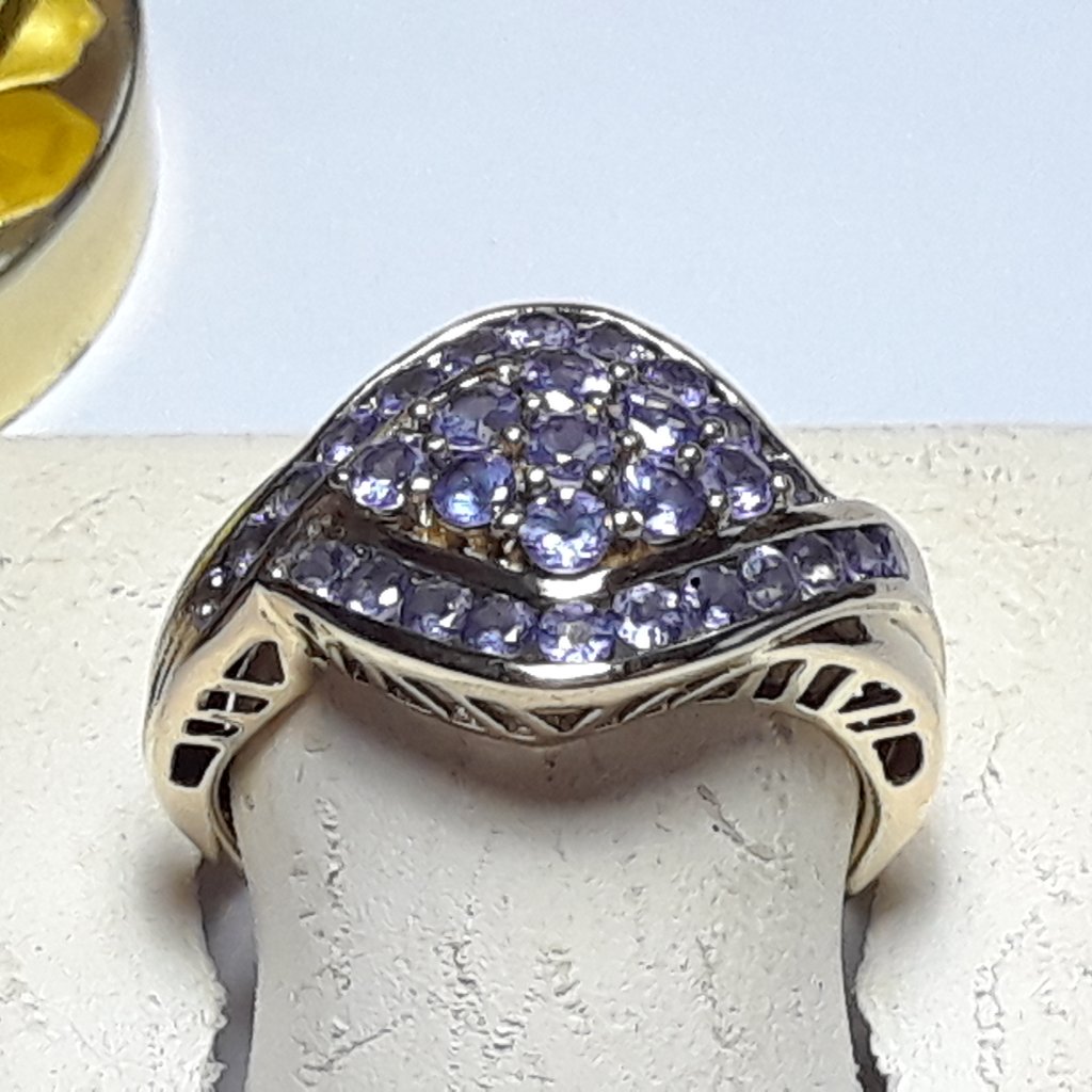 Estate 1.05ctw Natural Rd Tanzanite Channel Criss Cross 14kt Y/Gold Ring #18373